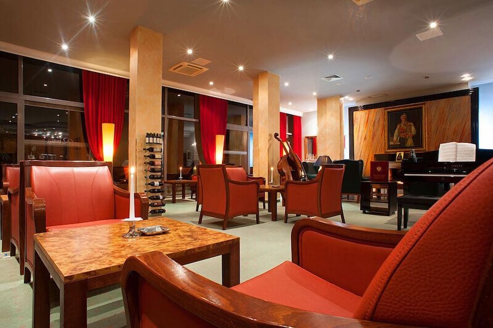 Hotel Rivijera — Restaurant & bars in Petrovac, Budva Municipality