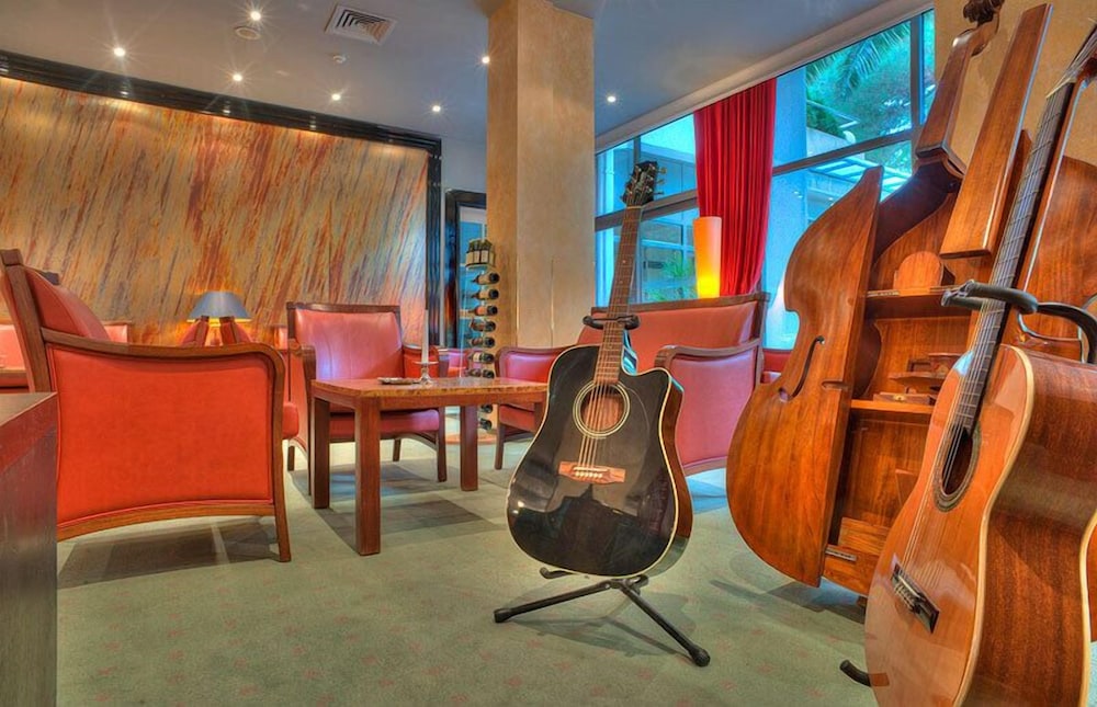 Hotel Rivijera — Restaurant & bars in Petrovac, Budva Municipality