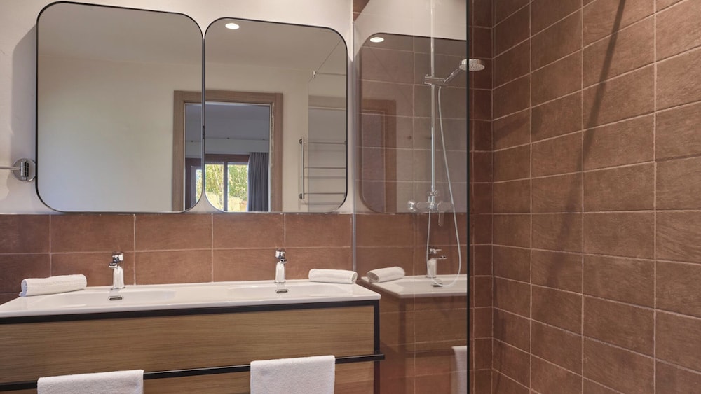 Calaserena Resort — Hotel rooms in Maracalagonis, Sardinia
