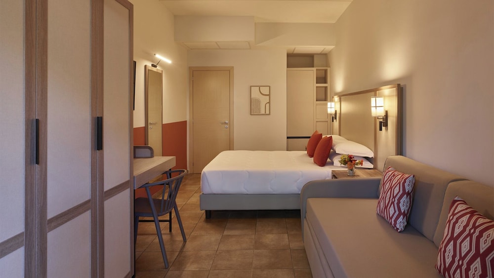 Calaserena Resort — Hotel rooms in Maracalagonis, Sardinia