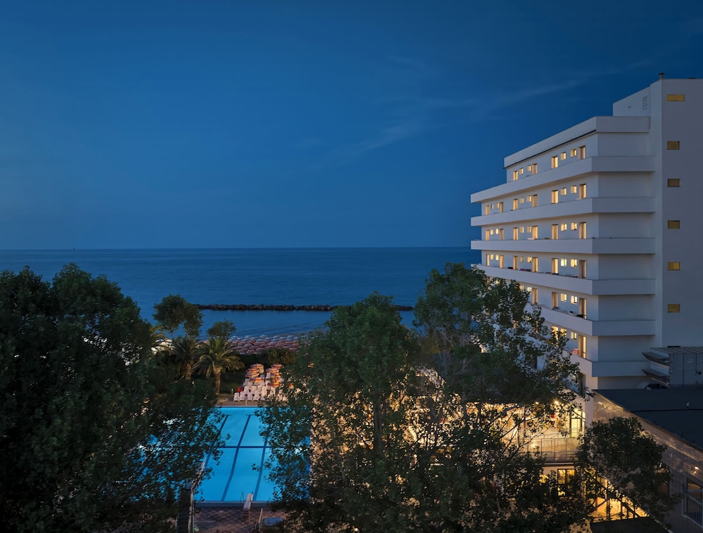 Serena Majestic Hotel - zdjęcie 3