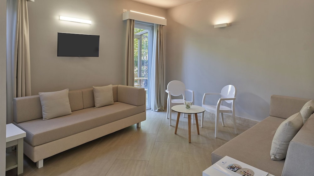 Is Serenas Badesi Resort — Hotel rooms in Badesi, Sardinia