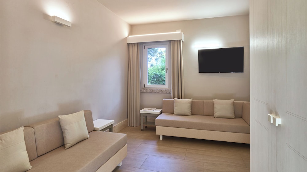 Is Serenas Badesi Resort — Hotel rooms in Badesi, Sardinia