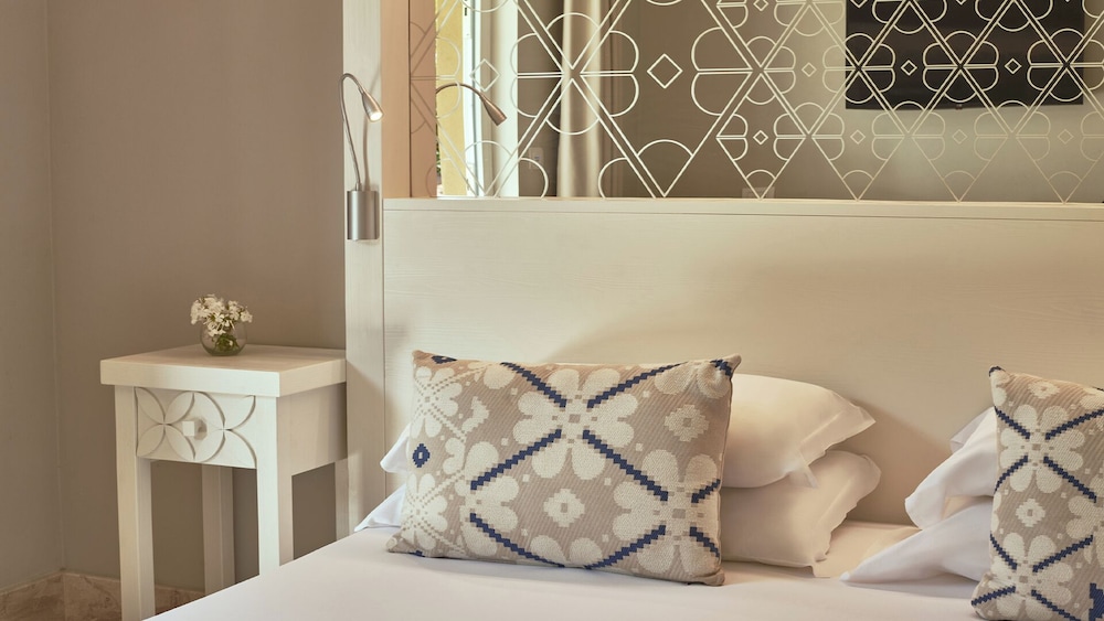 Is Serenas Badesi Resort — Hotel rooms in Badesi, Sardinia