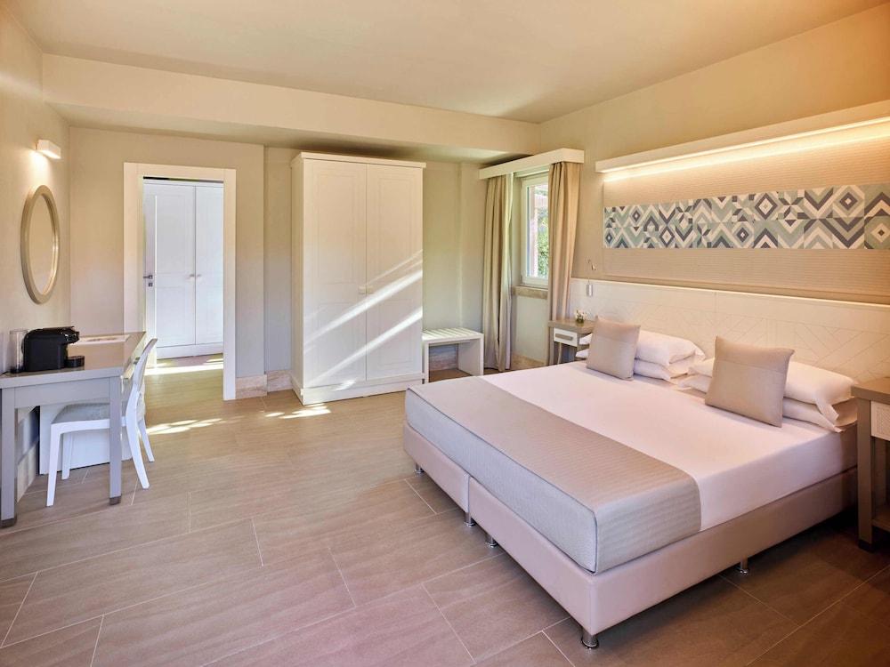 Is Serenas Badesi Resort — Hotel rooms in Badesi, Sardinia