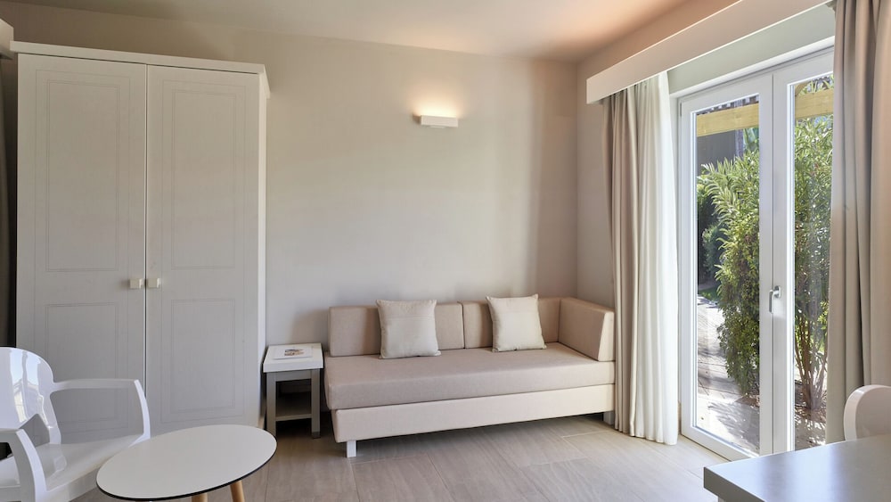 Is Serenas Badesi Resort — Hotel rooms in Badesi, Sardinia