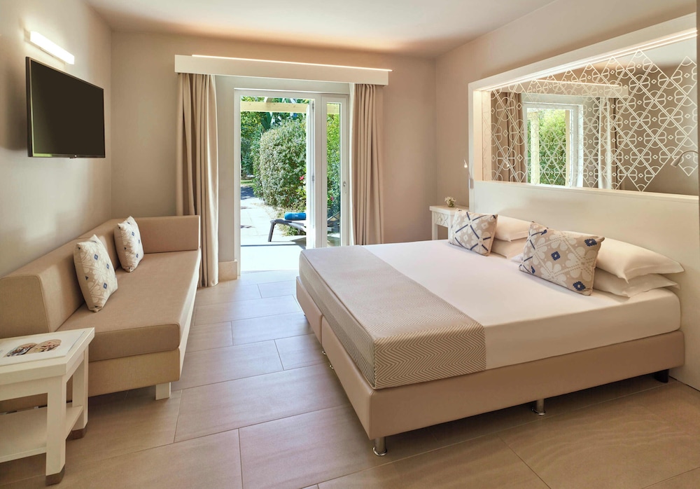 Is Serenas Badesi Resort — Hotel rooms in Badesi, Sardinia