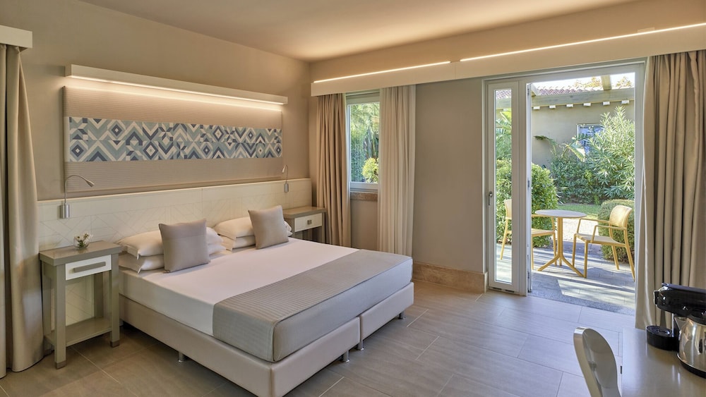 Is Serenas Badesi Resort — Hotel rooms in Badesi, Sardinia