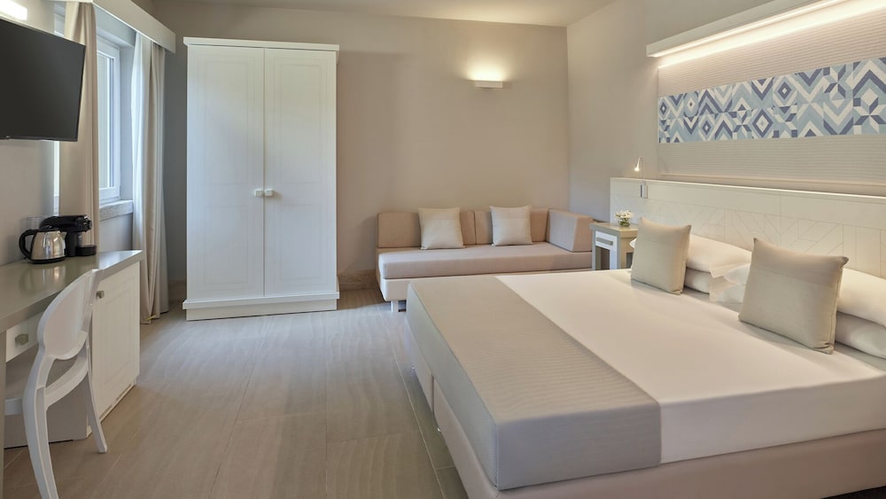 Is Serenas Badesi Resort — Hotel rooms in Badesi, Sardinia