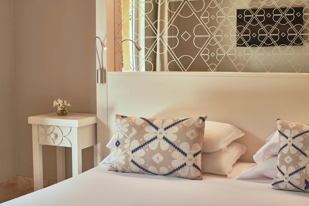 Is Serenas Badesi Resort — Hotel rooms in Badesi, Sardinia