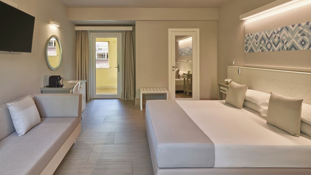 Is Serenas Badesi Resort — Hotel rooms in Badesi, Sardinia