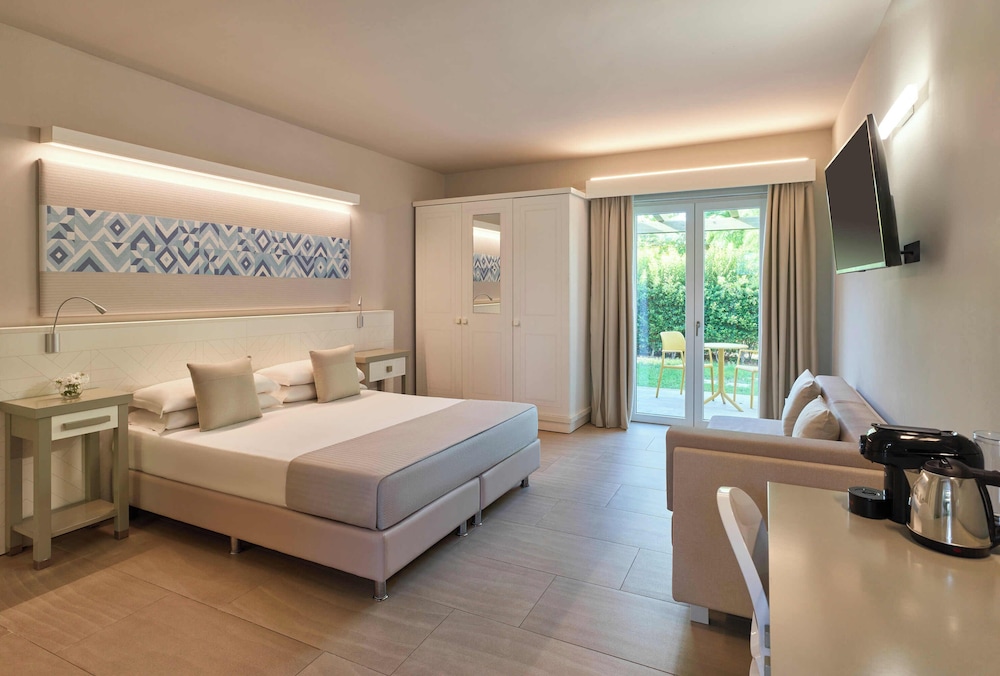 Is Serenas Badesi Resort — Hotel rooms in Badesi, Sardinia