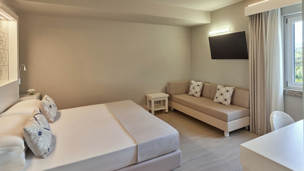 Is Serenas Badesi Resort — Hotel rooms in Badesi, Sardinia