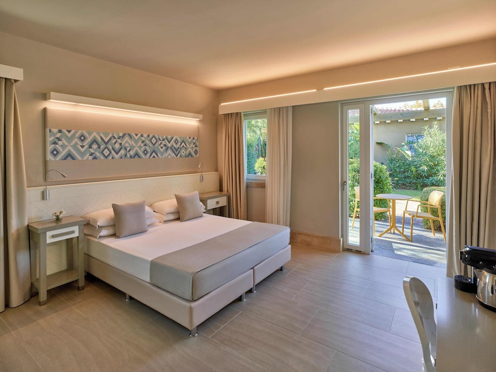 Is Serenas Badesi Resort — Hotel rooms in Badesi, Sardinia