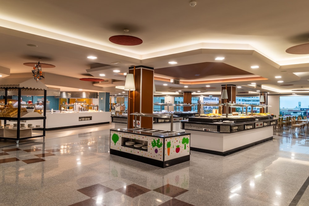 Ukino Palmeiras Village Family Resort - All Inclusive — Restaurant & bars in Armação de Pêra, Faro