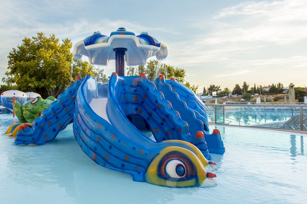 Ukino Palmeiras Village Family Resort - All Inclusive — Swimming pool in Armação de Pêra, Faro