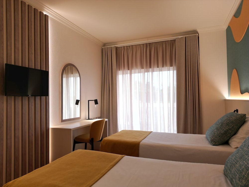 Ukino Palmeiras Village Family Resort - All Inclusive — Hotel rooms in Armação de Pêra, Faro