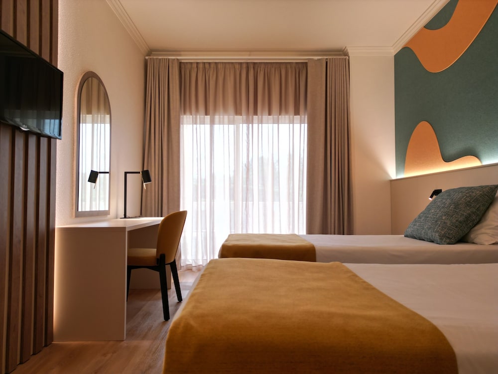 Ukino Palmeiras Village Family Resort - All Inclusive — Hotel rooms in Armação de Pêra, Faro