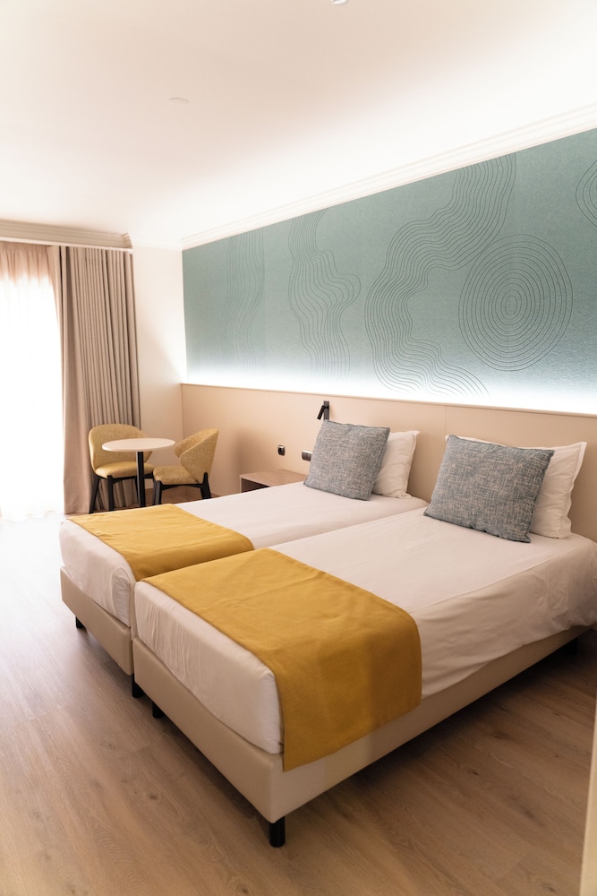 Ukino Palmeiras Village Family Resort - All Inclusive — Hotel rooms in Armação de Pêra, Faro
