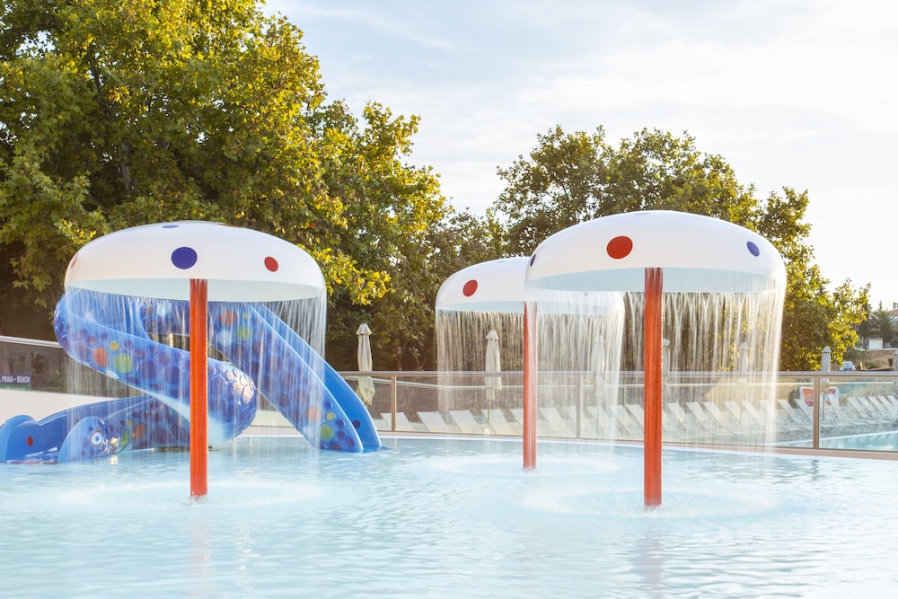 Ukino Palmeiras Village Family Resort - All Inclusive — Swimming pool in Armação de Pêra, Faro