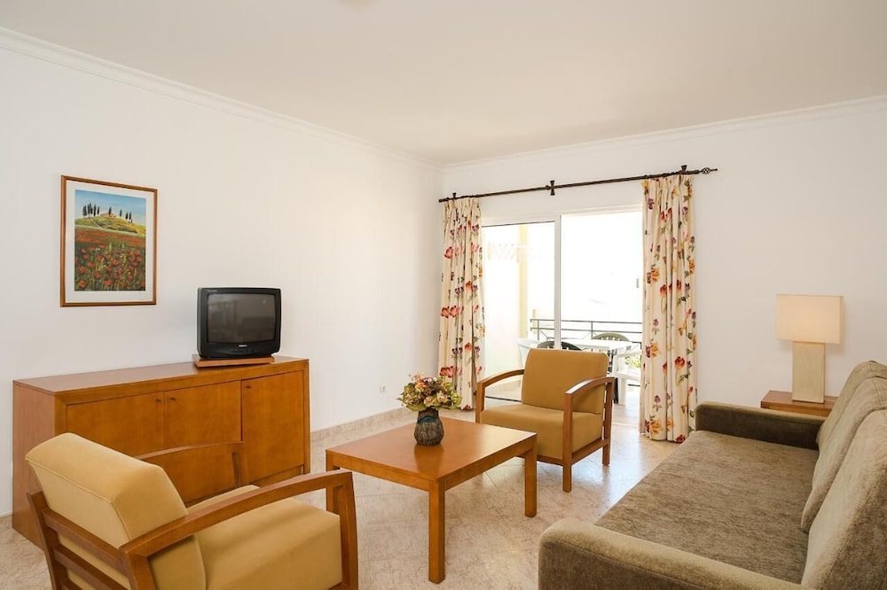 Apartamentos Benvindo by Umbral — Hotel rooms in Albufeira, Faro