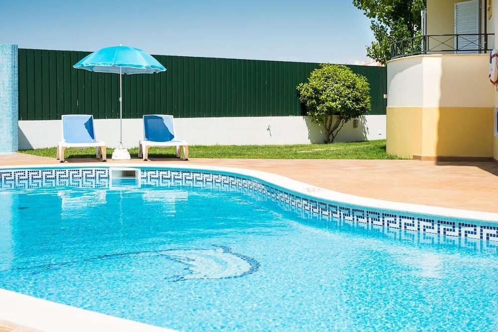 Apartamentos Benvindo by Umbral — Swimming pool in Albufeira, Faro