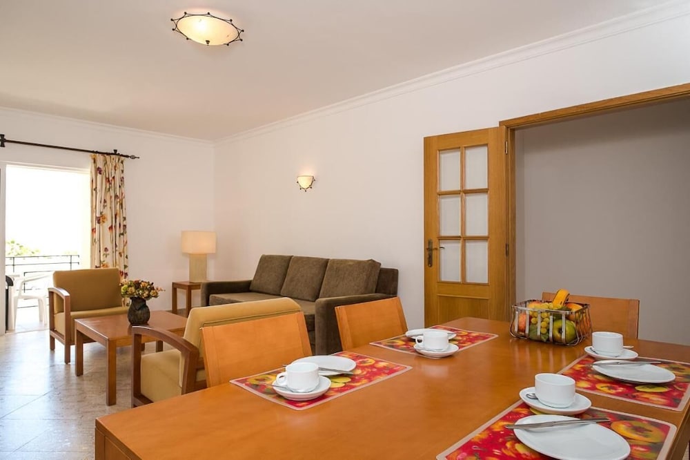 Apartamentos Benvindo by Umbral — Hotel rooms in Albufeira, Faro