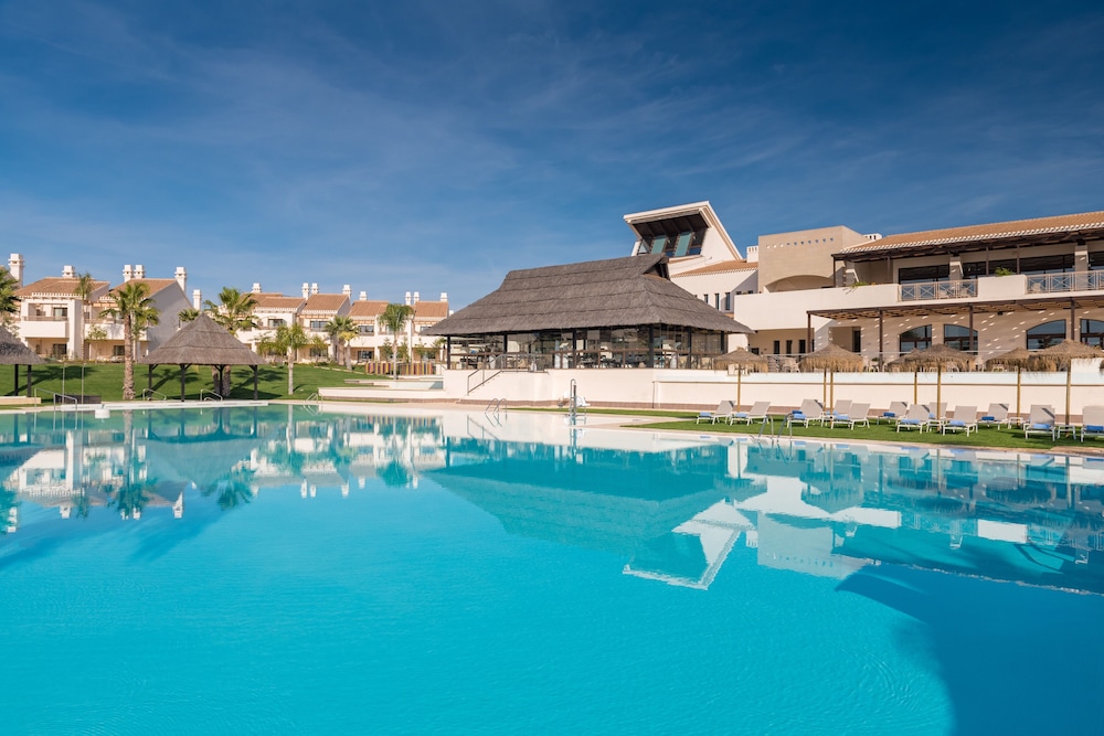 Ona Hacienda del Alamo Golf Resort — Swimming pool in Fuente Alamo, Region of Murcia