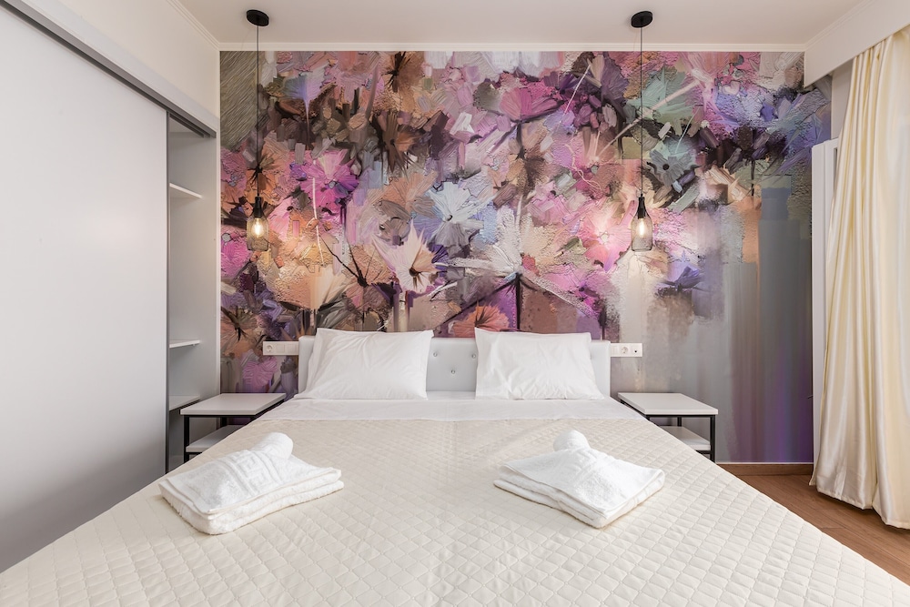 Aqua Luxury Suites Roda — Hotel rooms in Roda, Ionian Islands