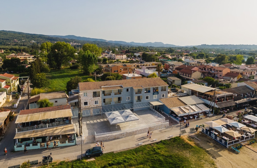 Aqua Luxury Suites Roda — Hotel building in Roda, Ionian Islands