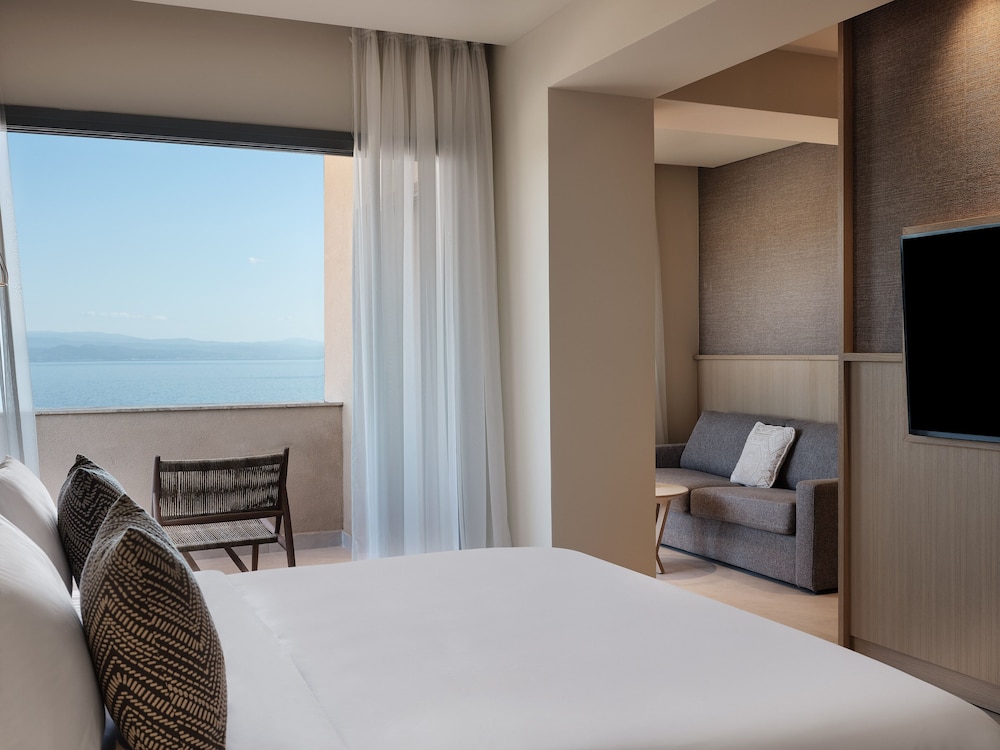 MERAVIA Leonardo Limited Edition - Adult Only — Hotel rooms in Afytos, Central Macedonia