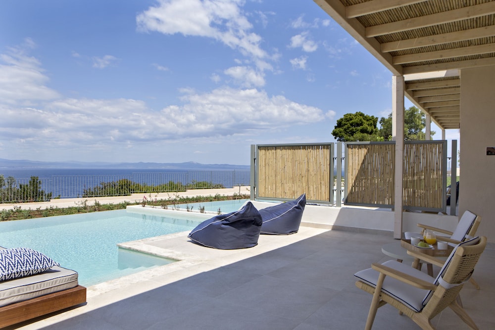 MERAVIA Leonardo Limited Edition - Adult Only — Swimming pool in Afytos, Central Macedonia