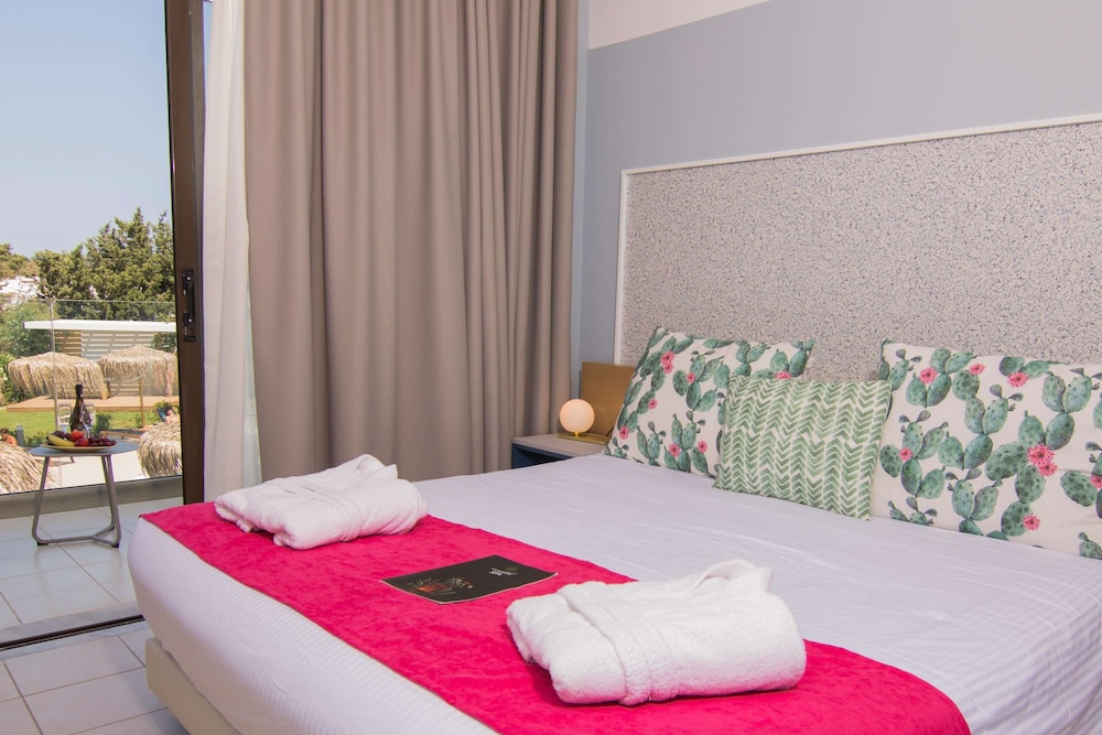 Lindos Breeze Beach Hotel — Hotel rooms in Kiotari, South Aegean
