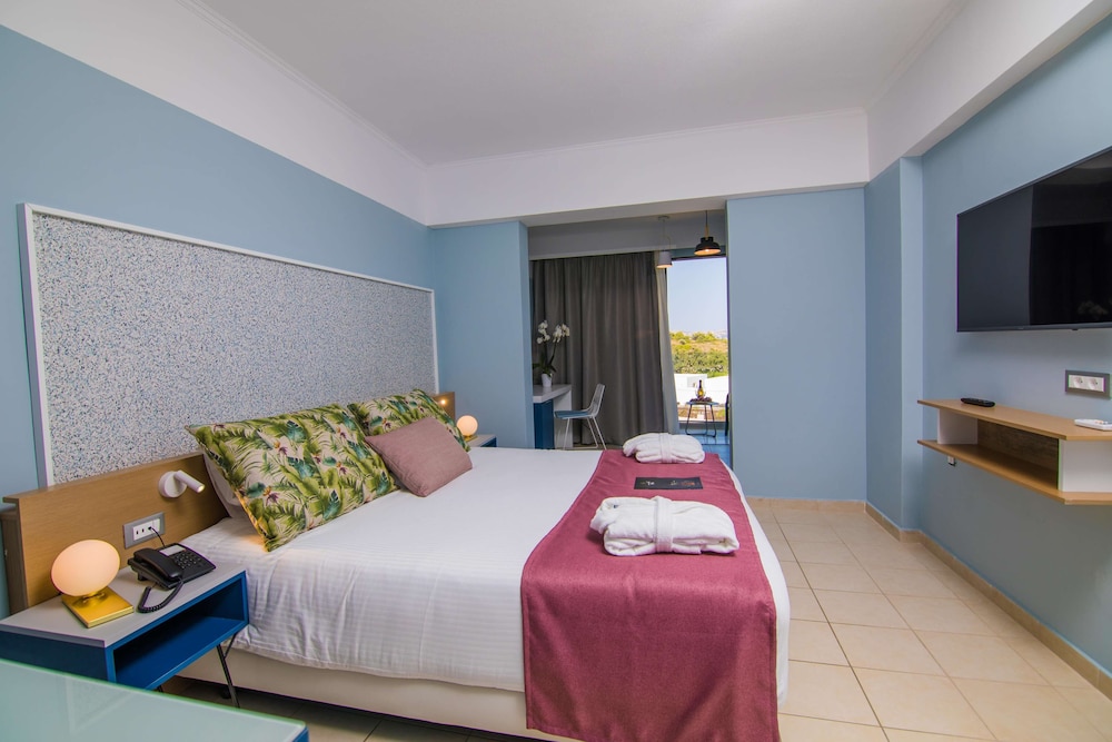 Lindos Breeze Beach Hotel — Hotel rooms in Kiotari, South Aegean