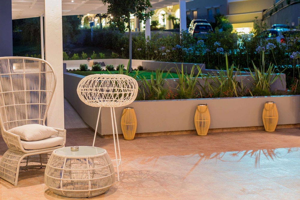 Lindos Breeze Beach Hotel — Hotel building in Kiotari, South Aegean