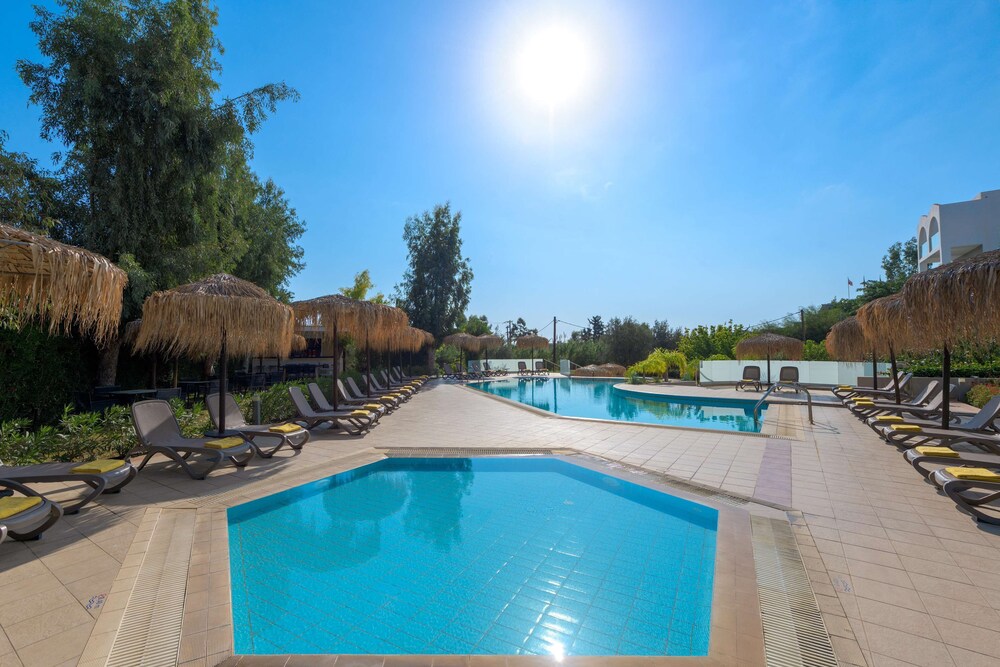 Lindos Breeze Beach Hotel — Swimming pool in Kiotari, South Aegean