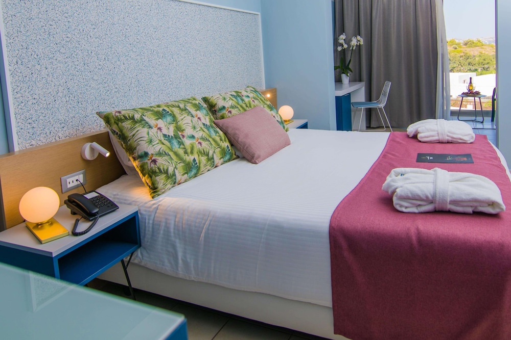 Lindos Breeze Beach Hotel — Hotel rooms in Kiotari, South Aegean