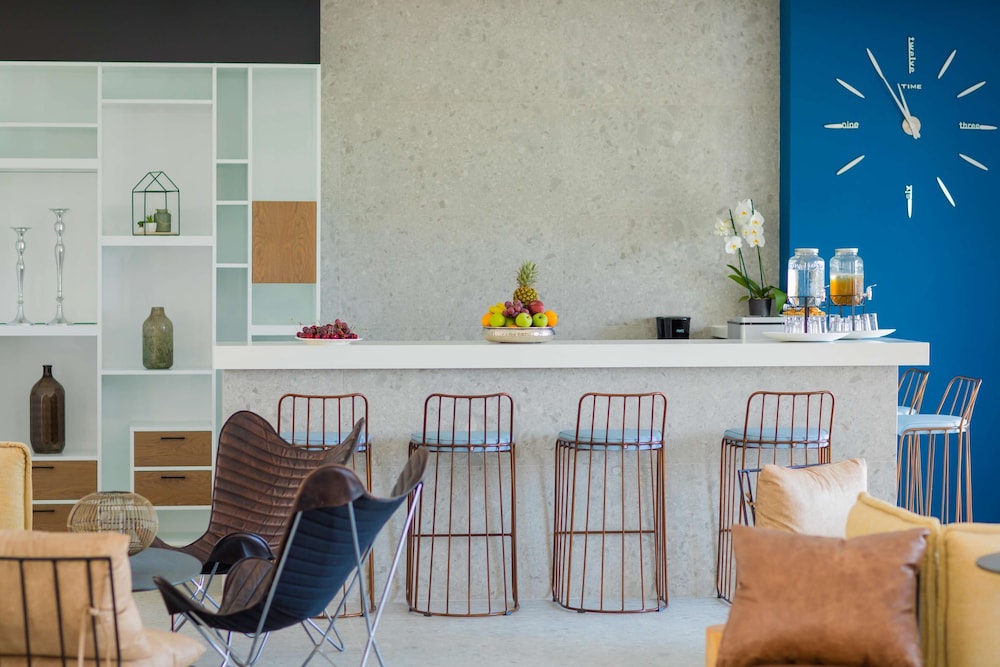 Lindos Breeze Beach Hotel — Restaurant & bars in Kiotari, South Aegean