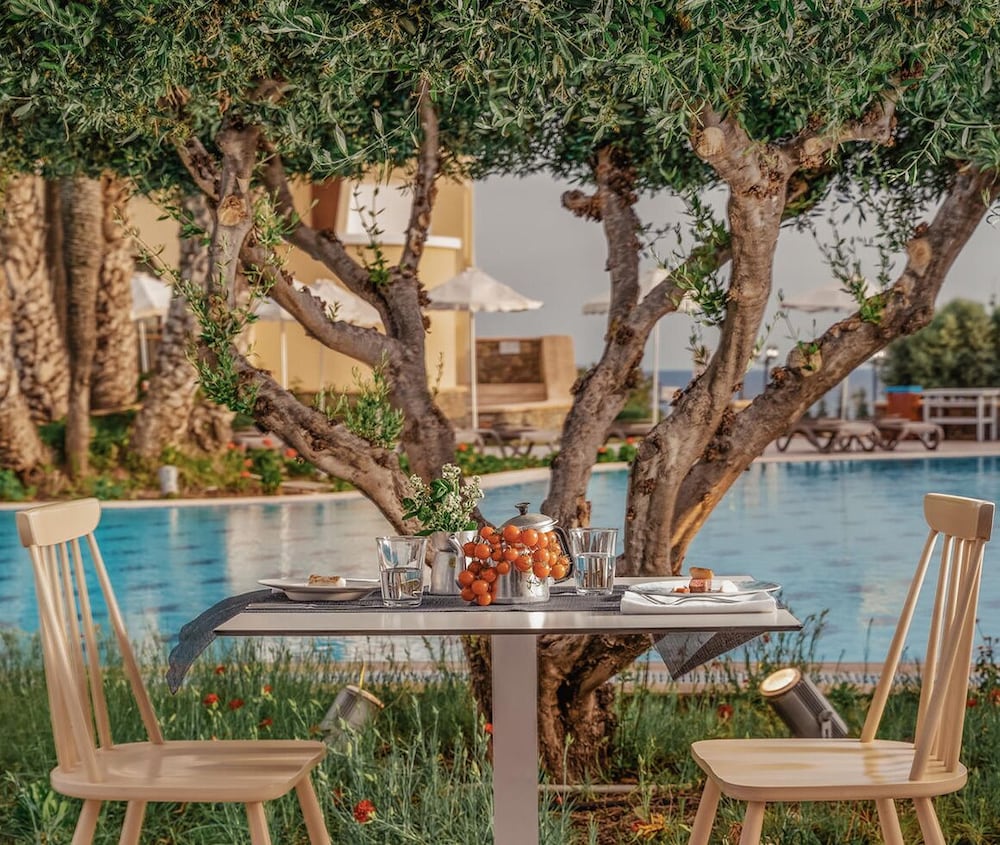 Lindos Breeze Beach Hotel — Restaurant & bars in Kiotari, South Aegean