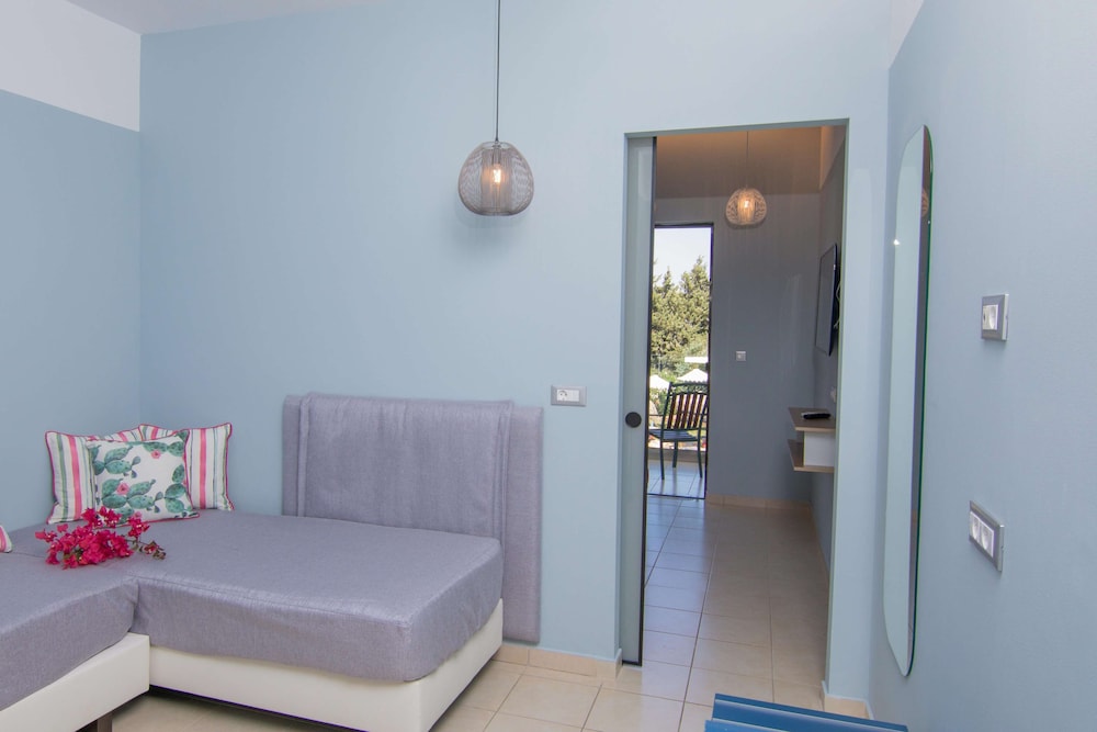 Lindos Breeze Beach Hotel — Hotel rooms in Kiotari, South Aegean
