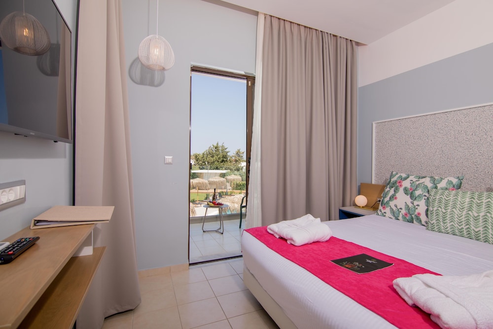 Lindos Breeze Beach Hotel — Hotel rooms in Kiotari, South Aegean