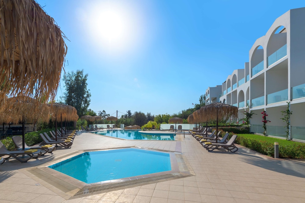 Lindos Breeze Beach Hotel — Swimming pool in Kiotari, South Aegean