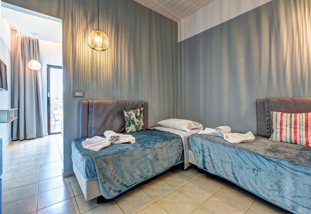 Lindos Breeze Beach Hotel — Hotel rooms in Kiotari, South Aegean