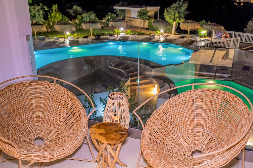 Lindos Breeze Beach Hotel — Swimming pool in Kiotari, South Aegean