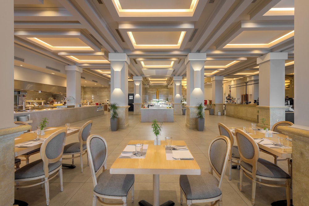 Lindos Breeze Beach Hotel — Restaurant & bars in Kiotari, South Aegean