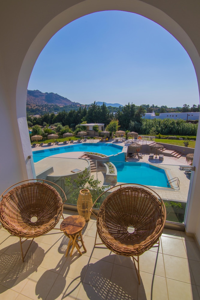 Lindos Breeze Beach Hotel — Swimming pool in Kiotari, South Aegean