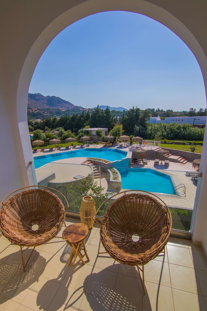 Lindos Breeze Beach Hotel — Swimming pool in Kiotari, South Aegean