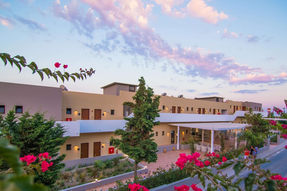 Lindos Breeze Beach Hotel — Hotel building in Kiotari, South Aegean