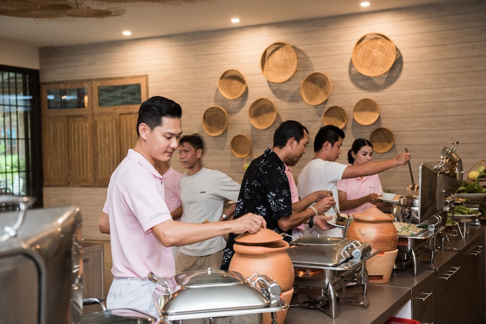 Naina Resort & Spa — Restaurant & bars in Patong Beach, Phuket Province
