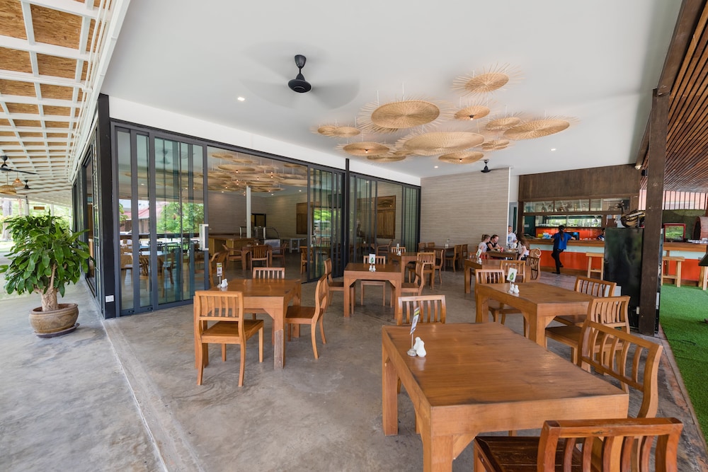 Naina Resort & Spa — Restaurant & bars in Patong Beach, Phuket Province